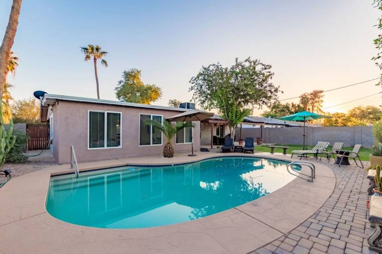 Sunset ASU Private Pool Updated Kitchen Baths