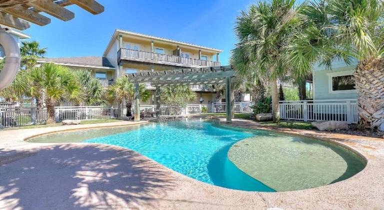 Big house with BBQ & pool | Pets allowed — photo 3