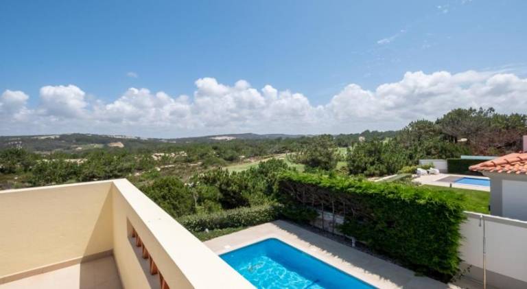 Vacation home with private pool, yard & terrace — photo 4