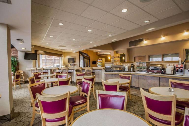 Comfort Inn & Suites Madison - Airport — photo 3