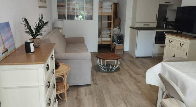 Apartment with 2 rooms for 6 persons in Royan