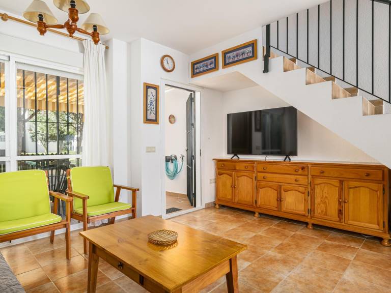 Fully equipped house with yard & pool | Close to the beach | Dogs allowed — photo 5