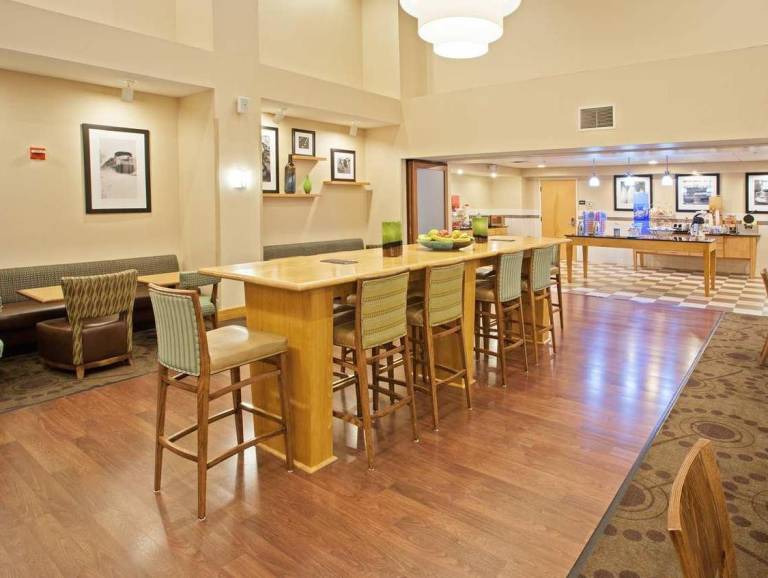 Hampton Inn & Suites Canton — photo 5