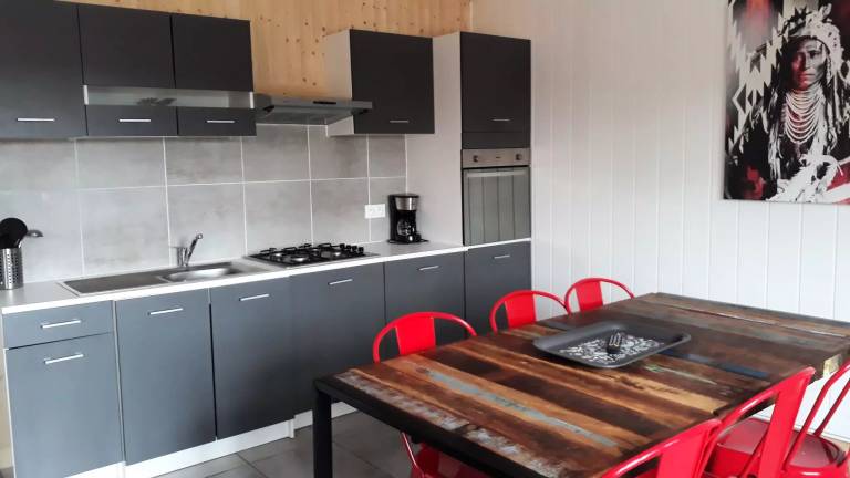 Camping Les P'tites Maisons dans la Prairie - Vacation rentals - 2 bedrooms 6 people — photo 4