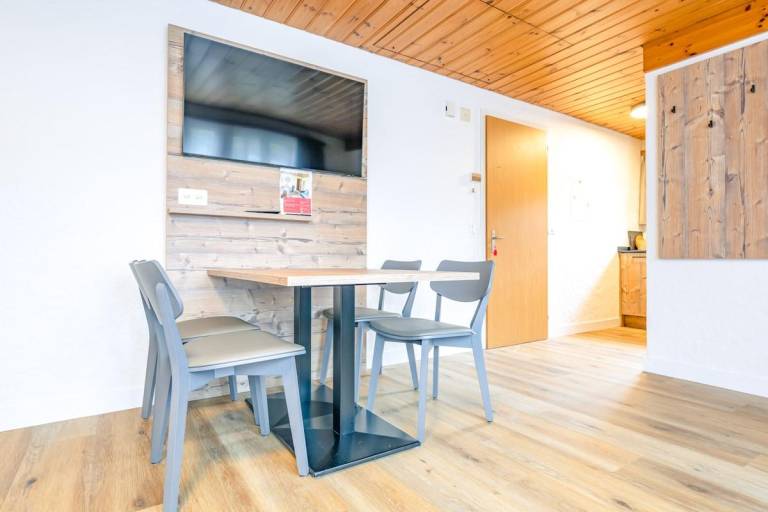 Fully equipped nice holiday apartment with terrace | Ski nearby | Good for workation | Pet-friendly in Grindelwald