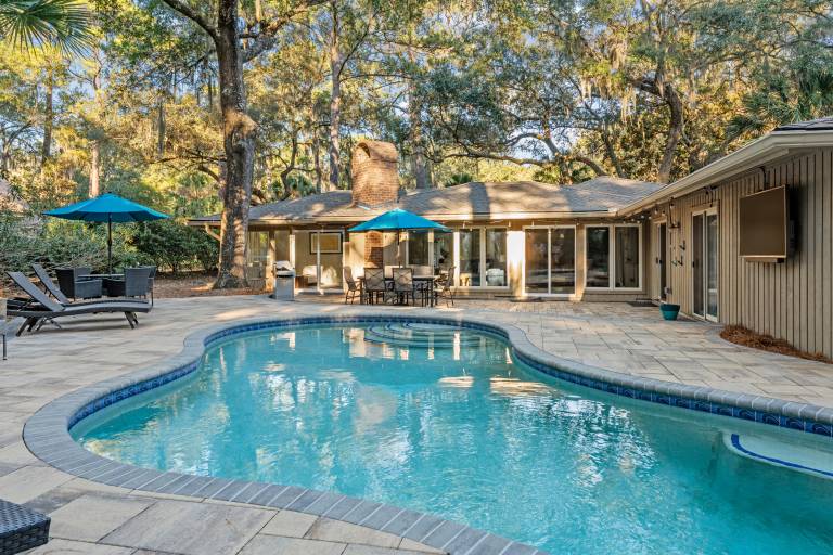 Family-oriented vacation home with grill & private pool | City view | Good for workation | Pets are welcome in Hilton Head Island, SC