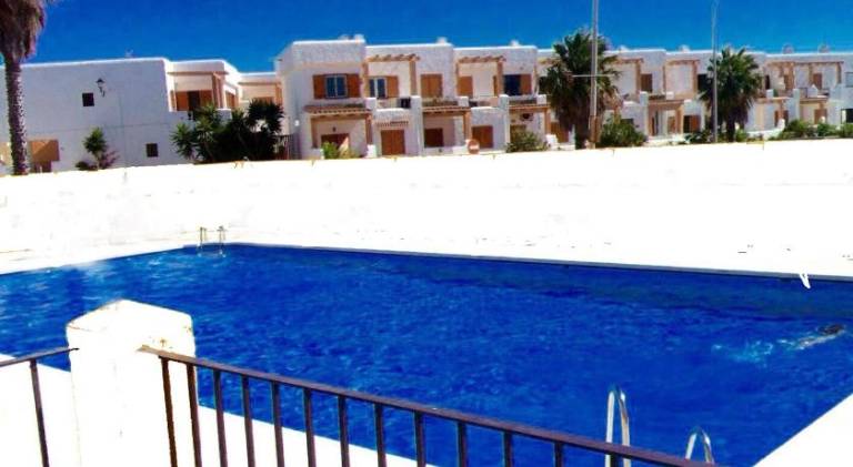 Rental apartment with pool in Tarifa