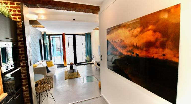 Apartment with hot tub — photo 3