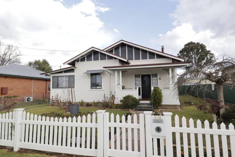 House  Tenterfield