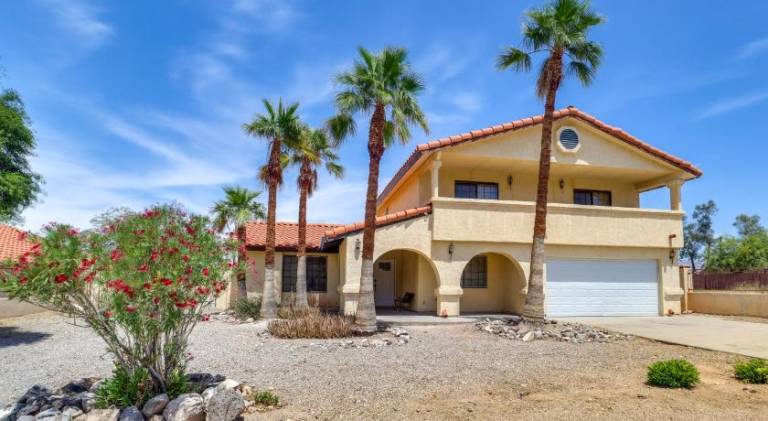 House with terrace, barbecue & yard in Bullhead City, AZ