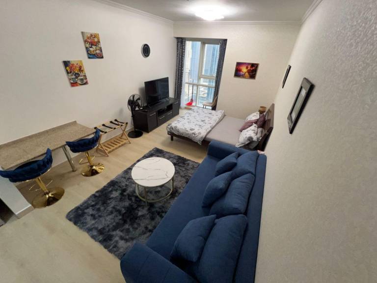 Charming vacation home with BBQ, sauna & jacuzzi | Water view | Pet-friendly — photo 2