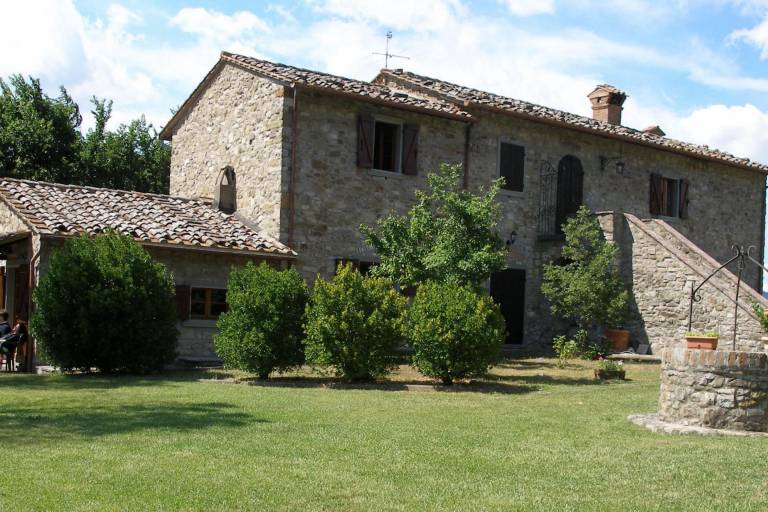 Villa with yard & barbeque — photo 2