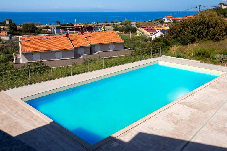 Apartment 'Ad Occhi Aperti' with Sea View, Wi-Fi and Air Conditioning — photo 2