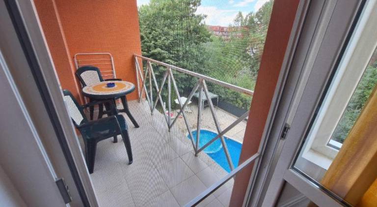 Apartment with private pool & patio | Pets allowed — photo 5