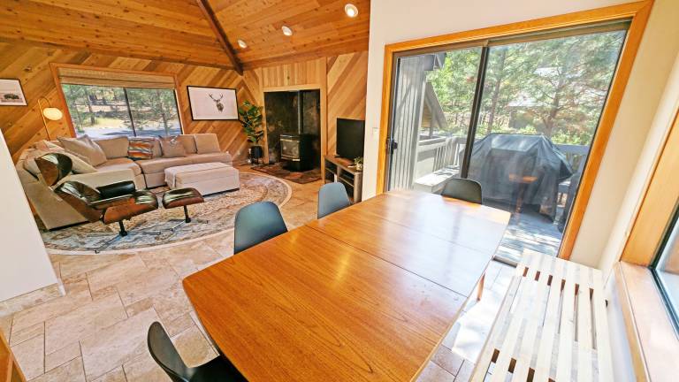Vacation home with jacuzzi, barbeque & pool — photo 2