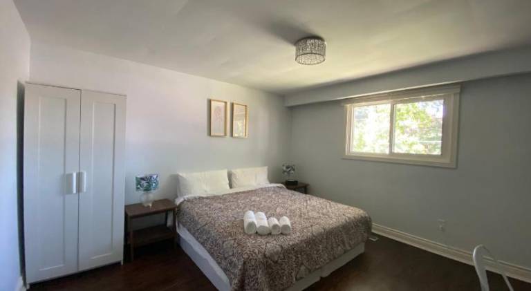 Yonge and Finch Subway O Cozy & Modern Private Bdr with Private Half Bathroom