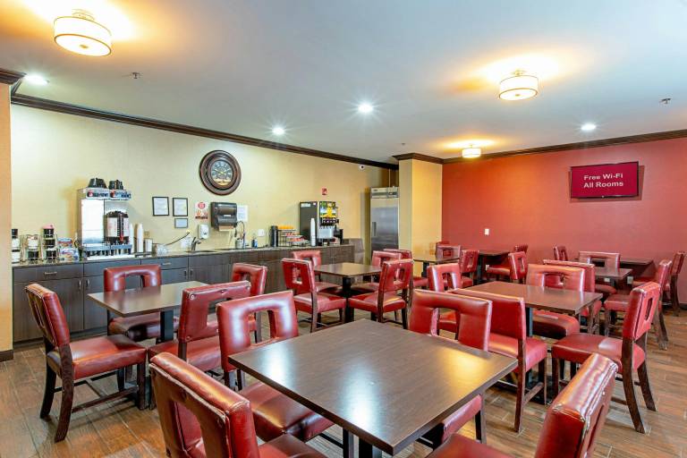 Red Roof Inn & Suites Omaha - Council Bluffs — photo 4