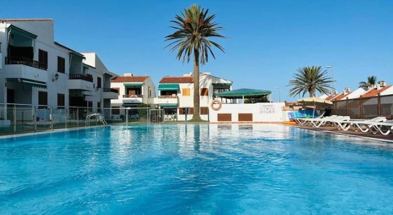 Holiday apartment with private pool, patio & yard | Suitable for remote work — photo 3