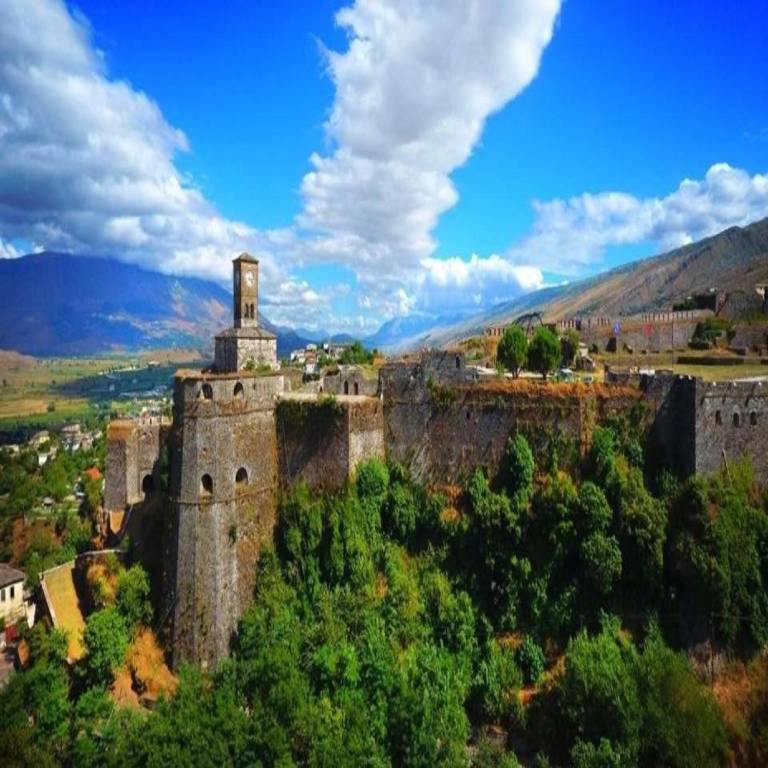 Fully equipped villa with yard & patio | Pet-friendly in Gjirokastër
