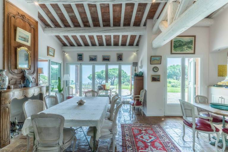 Family-oriented vacation home with barbeque, yard & private pool | Sea view | Pets allowed — photo 5