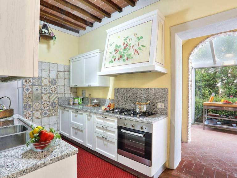 Fully equipped beautiful house with private pool, yard & jacuzzi | Dogs allowed — photo 4