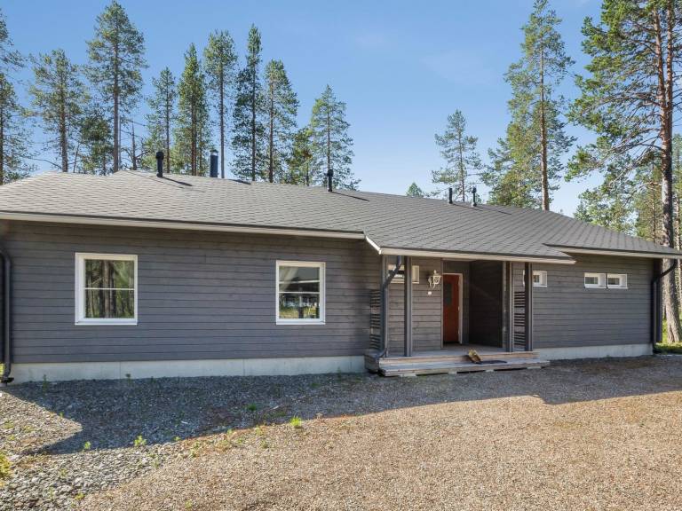 Vacation home with terrace & sauna | Pets allowed — photo 2