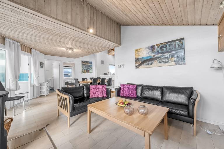 House with hot tub, sauna & pool — photo 4