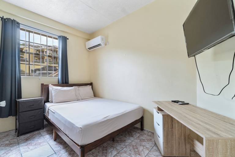 Apartment Saint George's