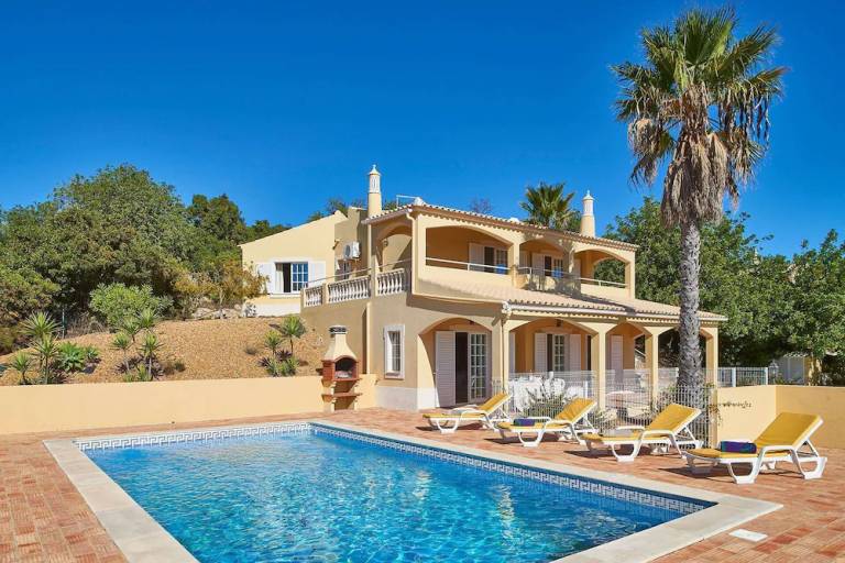 House  Faro