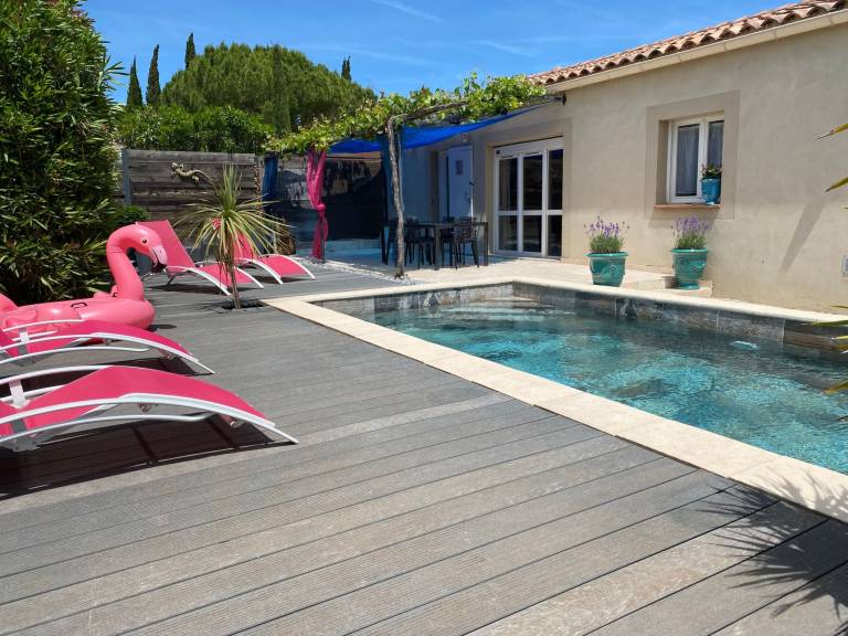 Pleasant vacation home with garden, grill & private pool | Pets are welcome — photo 2