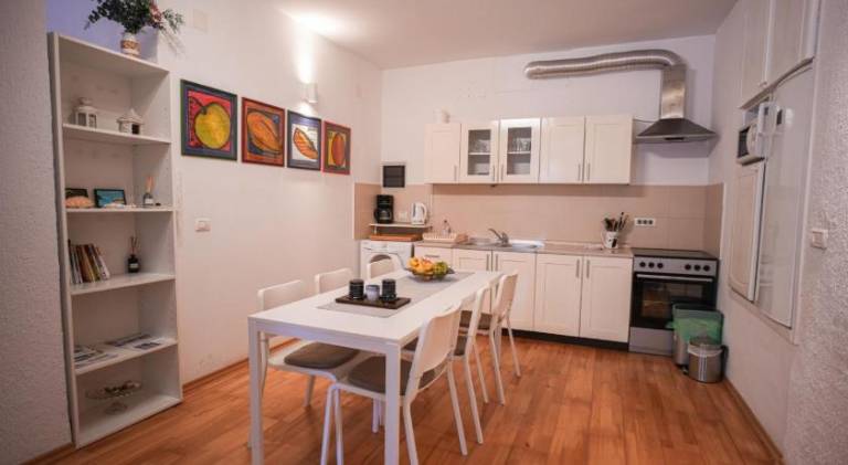 Holiday apartment with garden, grill & terrace — photo 4