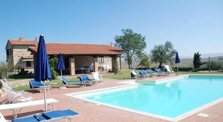 Lovely farm with pool, garden & barbeque | Pets are welcome — photo 3