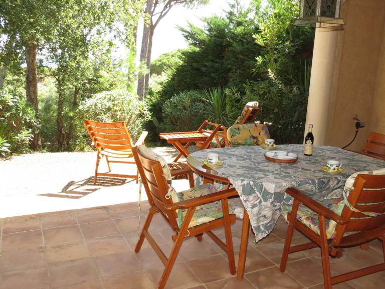 Vacation home with pool — photo 4