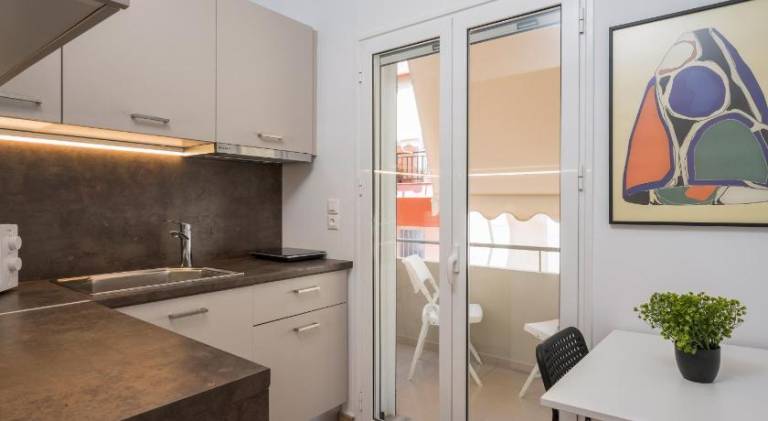 Rental apartment with terrace — photo 2