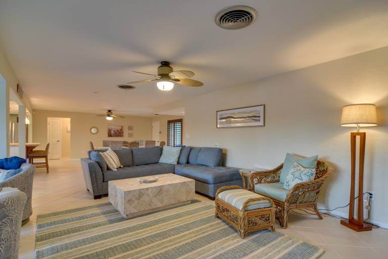 Hot Tub & Boat Dock: St Pete Beach Paradise — photo 5