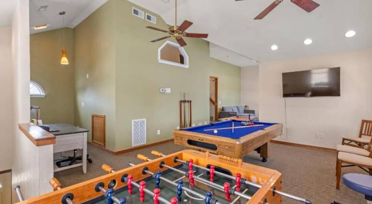 House with hot tub | Pet-friendly — photo 5
