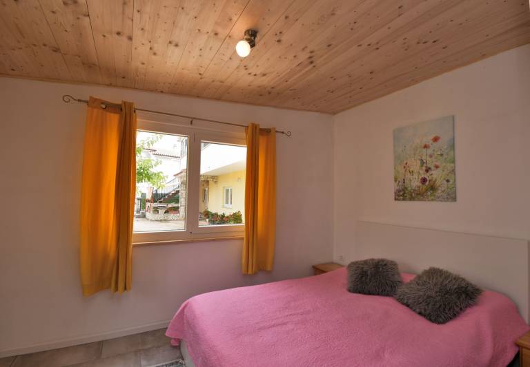 Charming apartment with patio, garden & barbecue | Garden view | Pets are welcome — photo 5