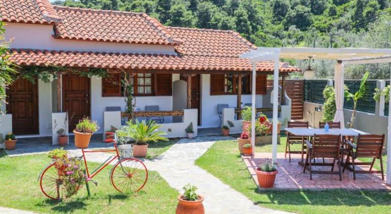 Serviced apartment with garden & patio | Close to the beach | Good for workation | Pet-friendly — photo 5