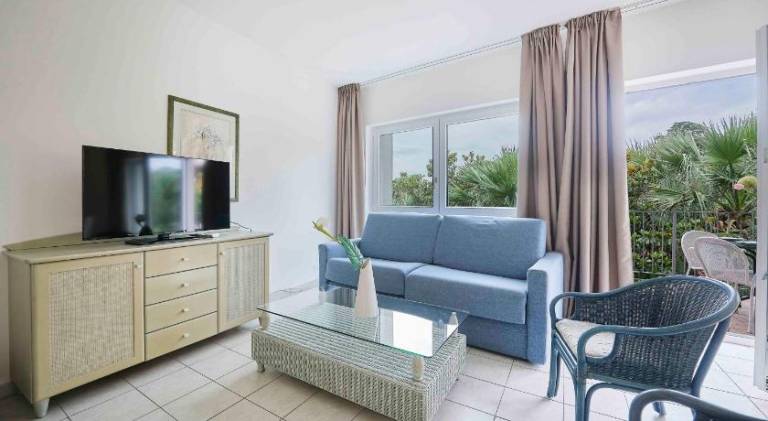 Rental apartment with 2 rooms for 6 persons — photo 2