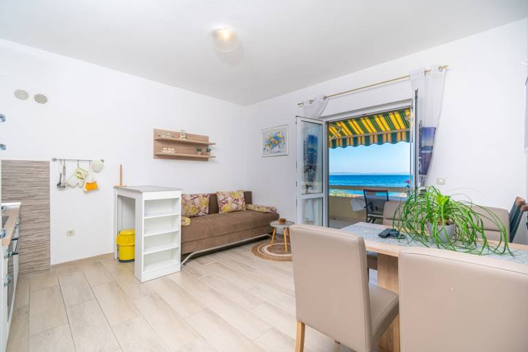 One bedroom apartment with terrace and sea view Lun, Pag (A-19358-b) — photo 2