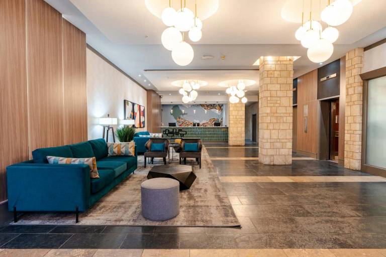 Sandman Suites Vancouver - Davie Street — photo 2