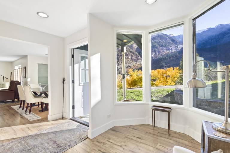 Child-friendly house with fast internet & garden | Mountain view | Suitable for remote work | Pet-friendly — photo 3