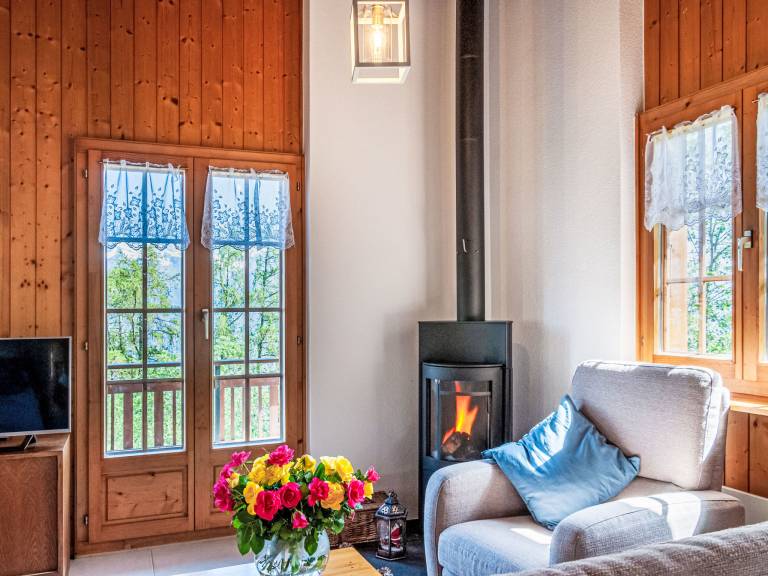 Fully equipped vacation home with yard & terrace | Mountain view | Pets allowed — photo 3