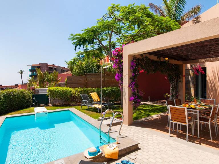 Fully equipped house with patio, BBQ & private pool | Mountain view | Pet-friendly — photo 2