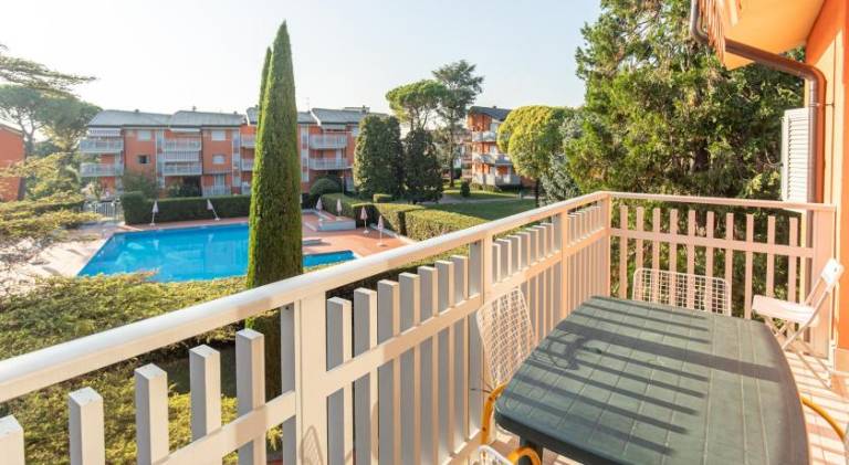 Rental apartment with patio, yard & pool — photo 4