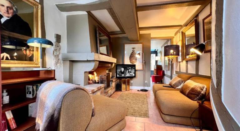 Fully equipped beautiful vacation home with yard & patio | Suitable for remote work | Pet-friendly — photo 2