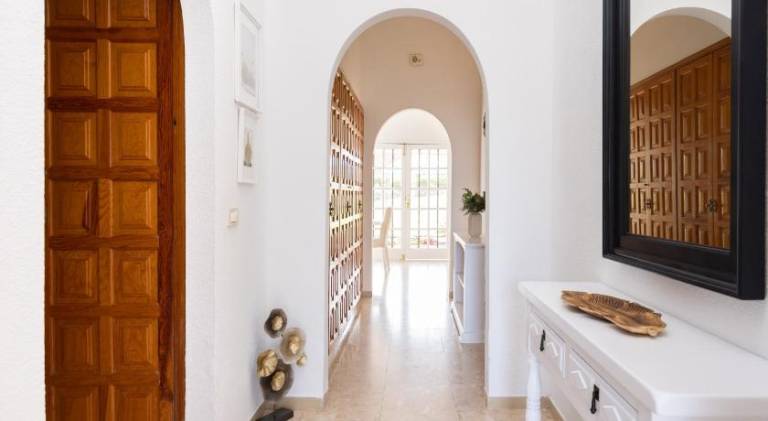 Fully equipped ample villa with private pool, patio & yard | Beach nearby | Pets are welcome — photo 5