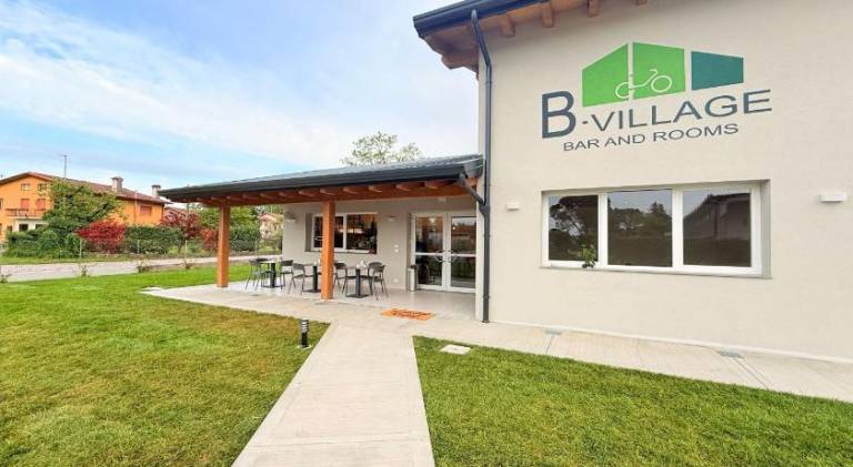 B-Village Bar and Rooms — photo 4