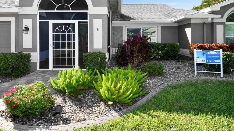 Villa with BBQ, heated pool & terrace | Perfect for remote work in Cape Coral, FL