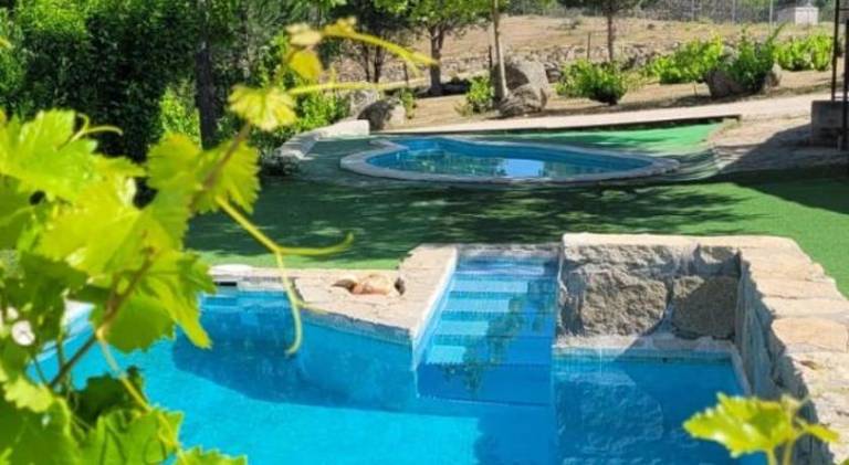 Beautiful vacation home with pool & garden | Pets allowed — photo 4